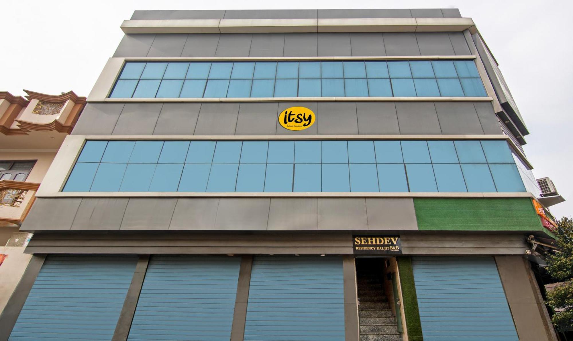 Itsy Hotels Sehdev Residency, Near Golden Temple Amritsar Buitenkant foto