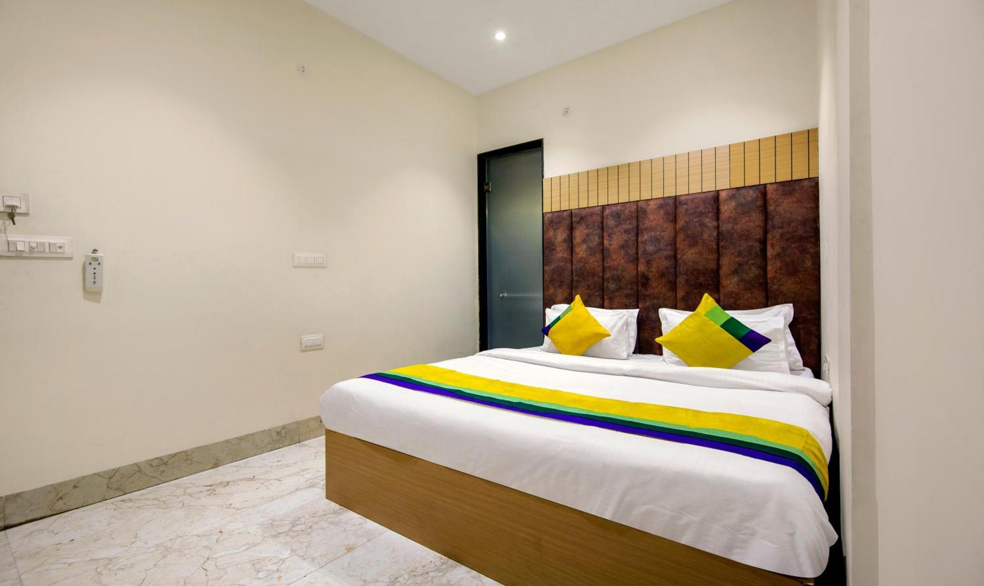 Itsy Hotels Sehdev Residency, Near Golden Temple Amritsar Buitenkant foto