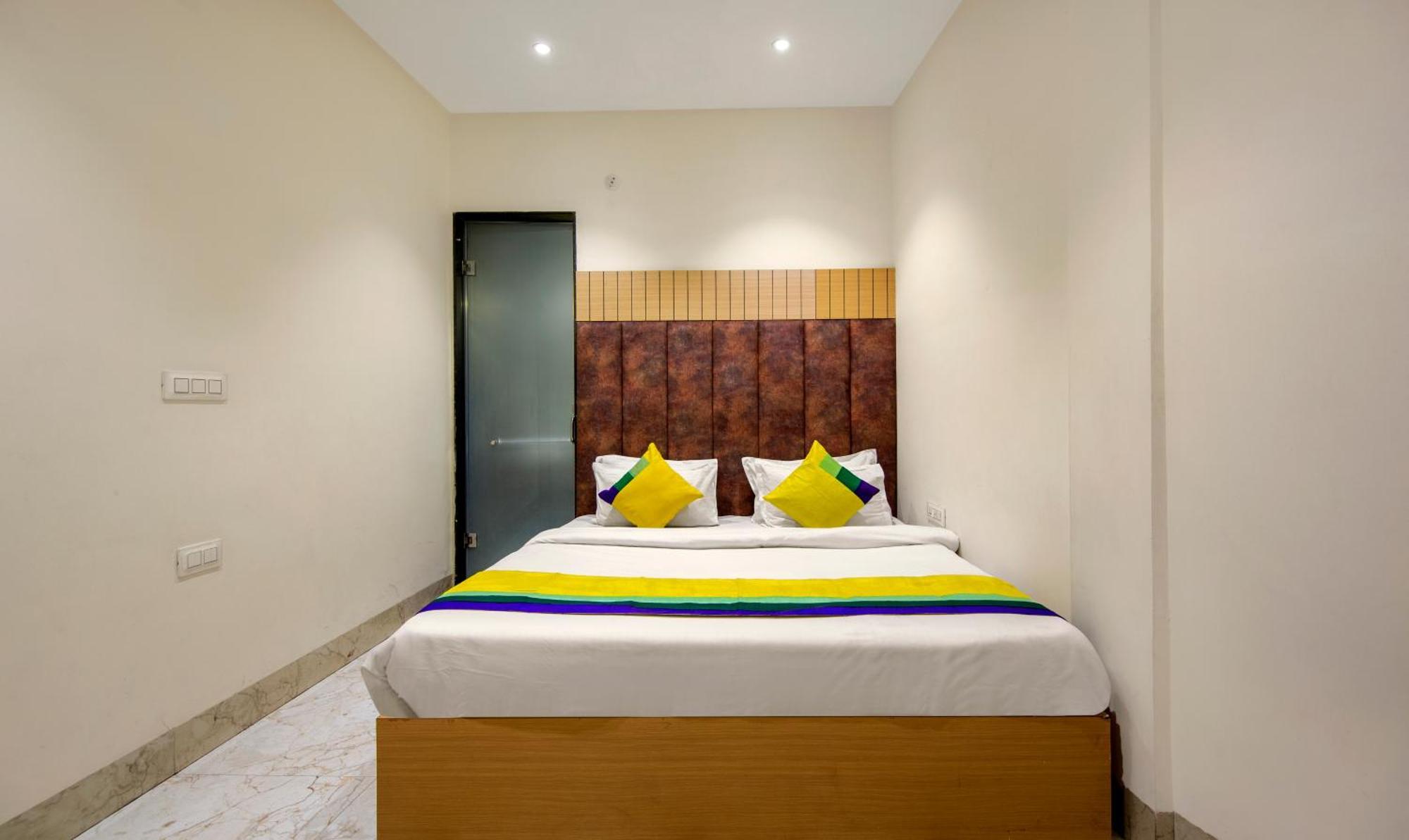 Itsy Hotels Sehdev Residency, Near Golden Temple Amritsar Buitenkant foto