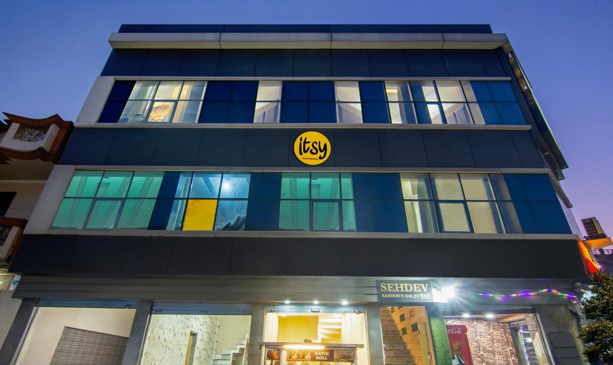 Itsy Hotels Sehdev Residency, Near Golden Temple Amritsar Buitenkant foto